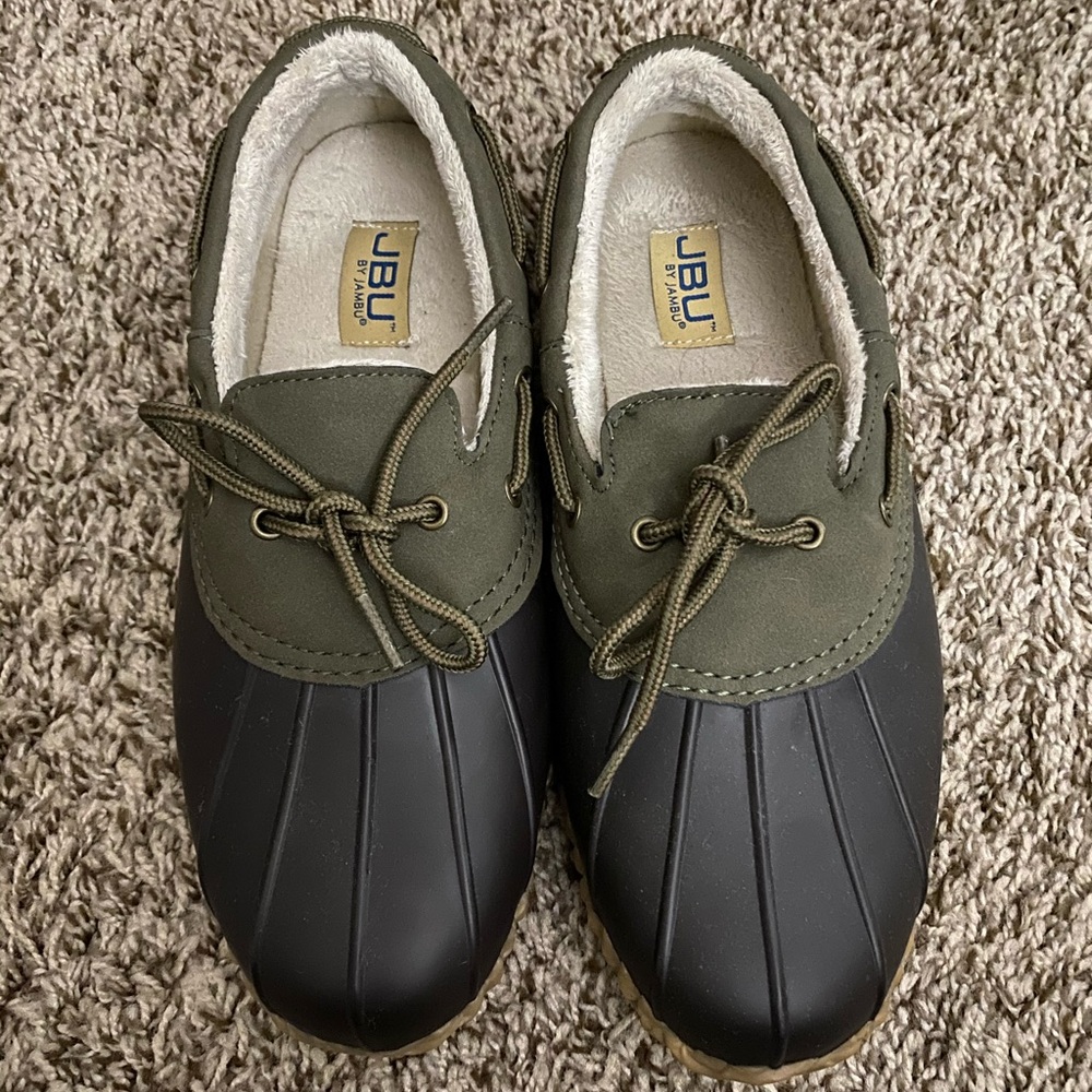JBU duck boot ankle length.